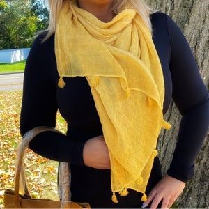 Yellow shawl with hand knotted fringes